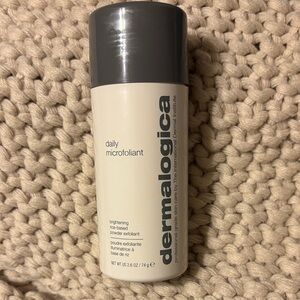 Dermalogica Exfoliant in White and Gray